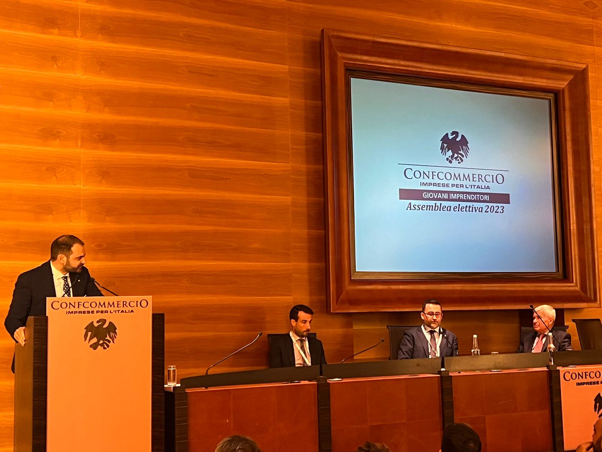 🔊 NEWS - Oggi l'Assemblea dei Giovani Imprenditori di Confcommercio ha eletto Presidente Matteo Musacci. Congratulazioni al neopresidente Musacci