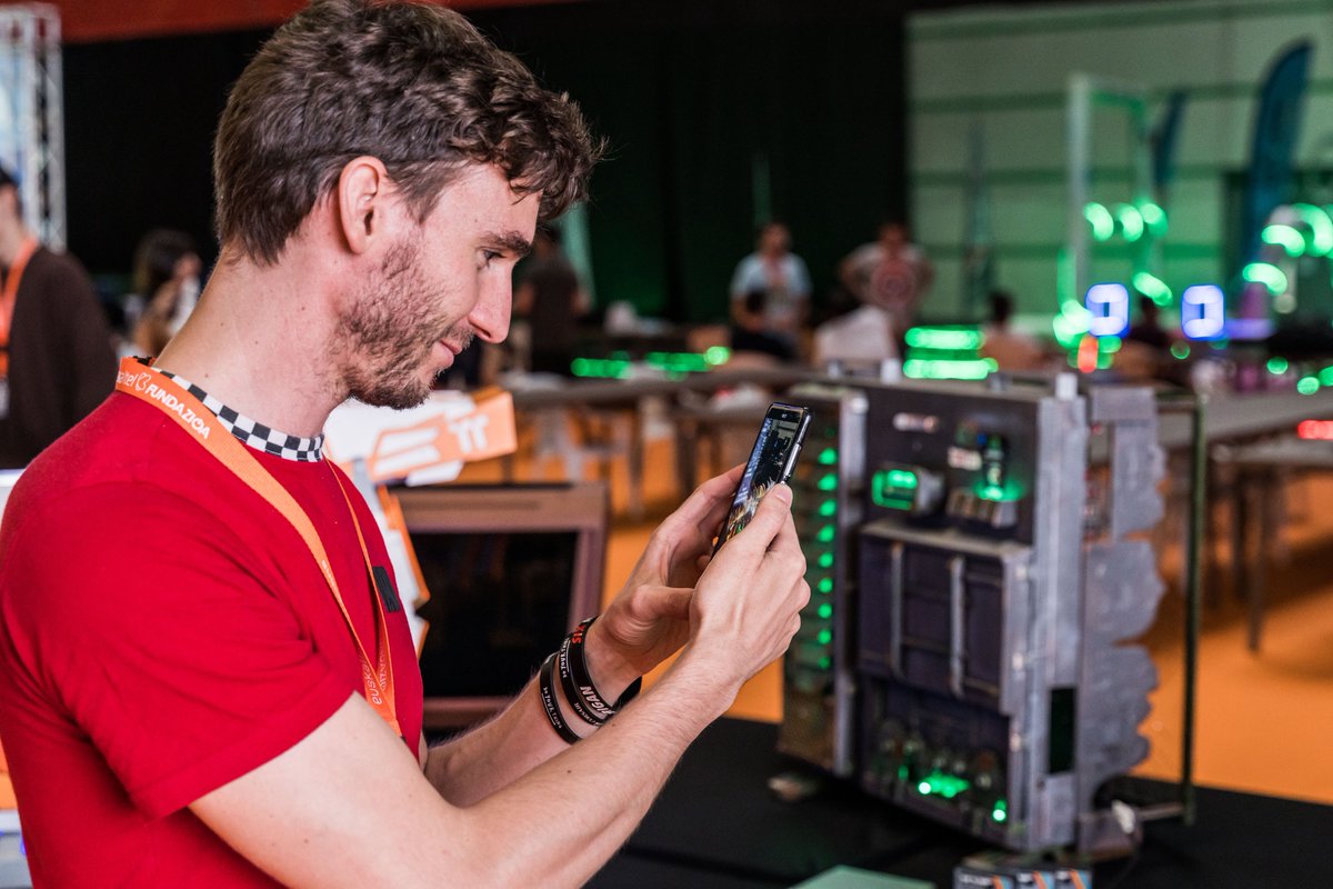 euskalencounter's tweet image. Para los amantes del #modding, tendremos 2 competiciones muy interesantes, Casecon y Casemod, para los que quieran partir de una caja o prefieran construir su mod desde 0 🖥️

⬇️Así de increible se veía el área de #Hardware en la #EE30! ¿Qué sorpresas tendremos en la #EE31? 🔥