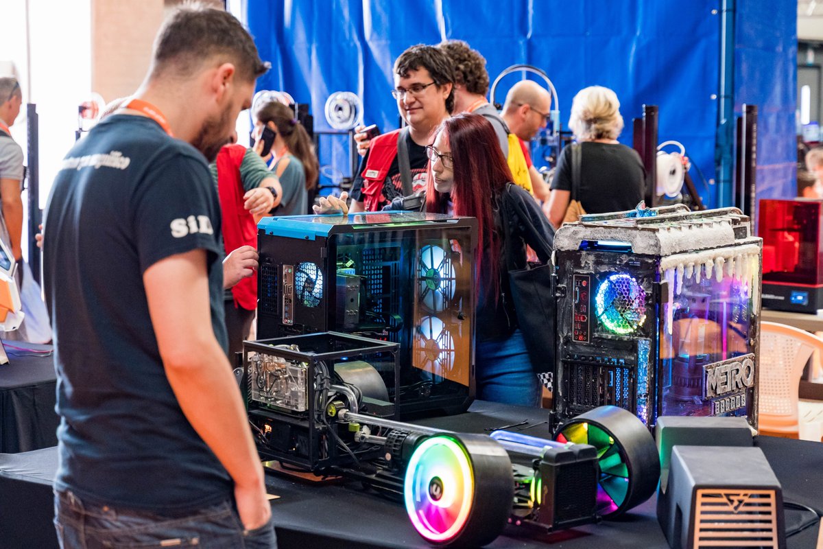 euskalencounter's tweet image. Para los amantes del #modding, tendremos 2 competiciones muy interesantes, Casecon y Casemod, para los que quieran partir de una caja o prefieran construir su mod desde 0 🖥️

⬇️Así de increible se veía el área de #Hardware en la #EE30! ¿Qué sorpresas tendremos en la #EE31? 🔥