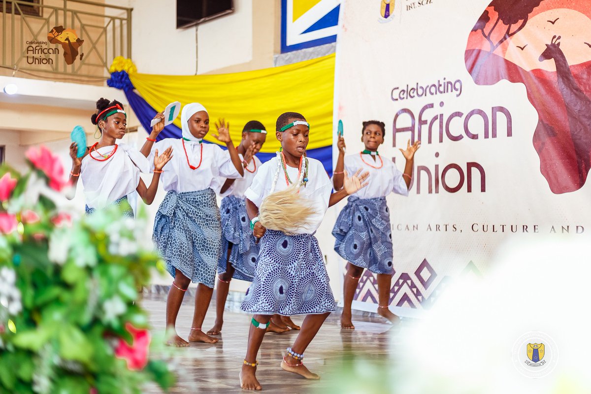 lord_school's tweet photo. "Proudly Showcasing Nigeria's Rich Heritage! 🇳🇬✨
Embracing the beauty of our nation, we celebrate the African Union by donning traditional attire and showcasing captivating art that represents Nigeria's vibrant culture.
#NigeriaInFocus  #NigeriaPride #AfricanUnionCelebration" https://t.co/N2v5wRSwHS