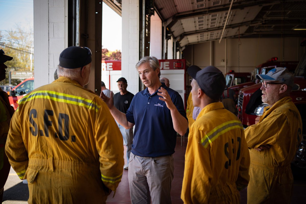 TimHoustonNS's tweet photo. Our teams of firefighters and first responders continue to battle the fires today. I'm so grateful for the incredible work they are doing throughout the province. Thank you. 

We also have support from out of province and are actively working to secure more. #novascotia https://t.co/nYLTVBLRDI