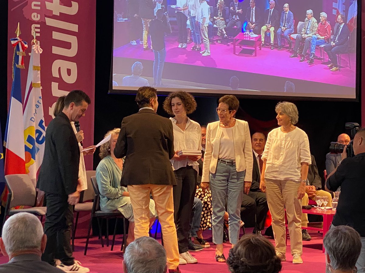 Palmarès exceptionnel pour les élèves du lycée au Concours National de la Résistance et de la Déportation <a href="/Heraultinfos/">Département de l'Hérault</a> 
🥇Daphné BABADZAN
🥈Jeanne  GLERANT
🥉 Erwan TORSET et Anis BOUBAKRI
4 élèves récompensés pour leurs travaux guidés par leur professeure Sophie BAZIN