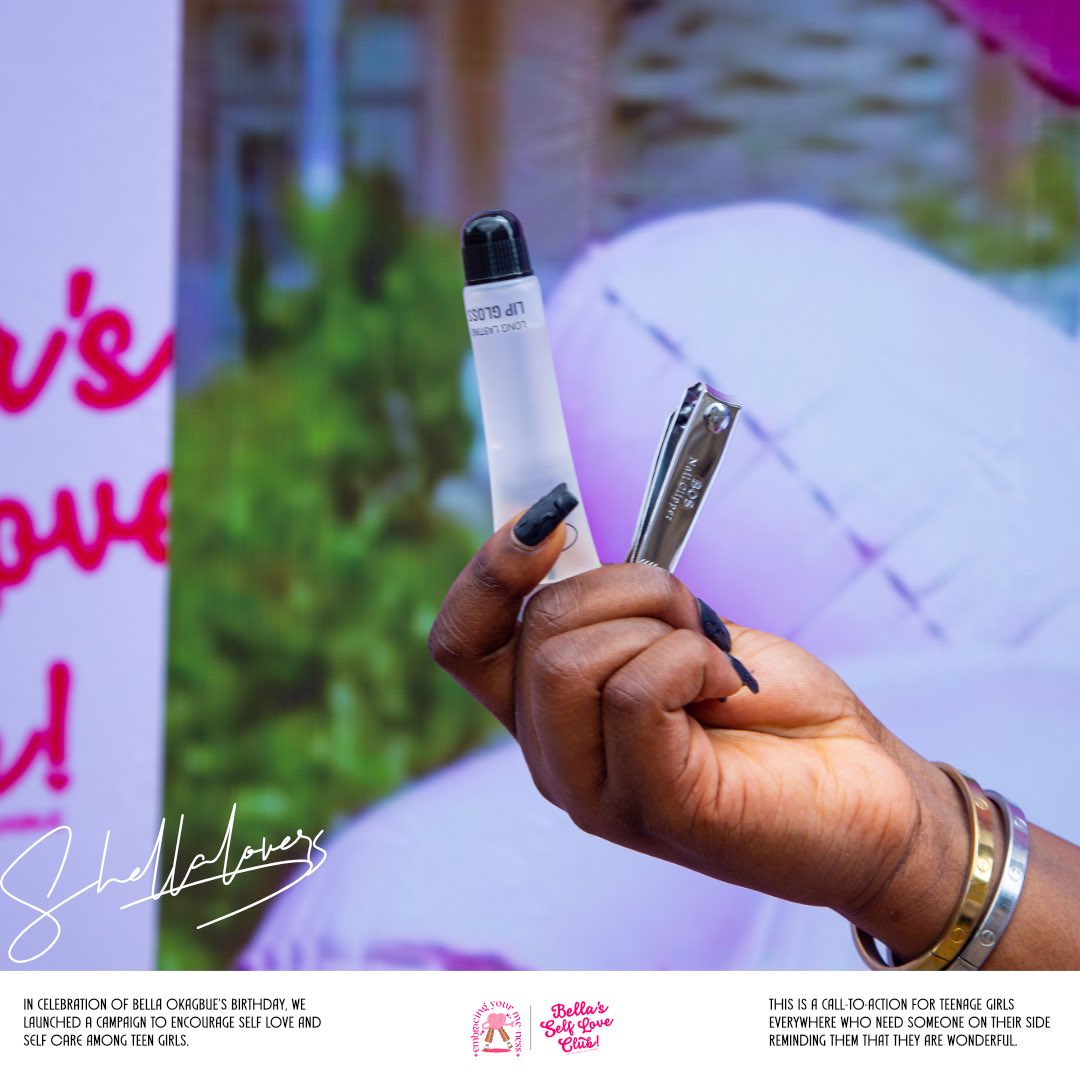 girlbyegood's tweet photo. We need to do this again to be honest!! It was such a nice!!!! We gave out sanitary pads, lipgloss, hairbrush with a mirror, water bottle, affirmation cards, tote bags! The girls were super excited!!!! Shella lovers😍😍😍😍

BELLA SELF LOVE CLUB
#BellaOkagbue https://t.co/NyWlpm6qIq