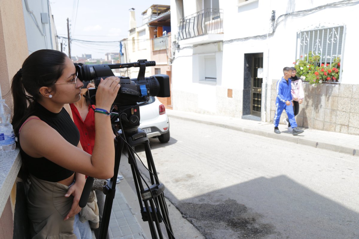 🎥Els alumnes de l'<a href="/inslaserrasbd/">Institut La Serra</a> de #Sabadell han gravat aquests dies el curt documental que estrenaran a <a href="/alternativafest/">L'Alternativa Fest</a> dins el programa #SaltodelEje.

🫶🏽El curt retrata el barri de #TorreRomeu a través de la seva gent.

#CulturaQueTransforma #BarrisiComunitatsDiba