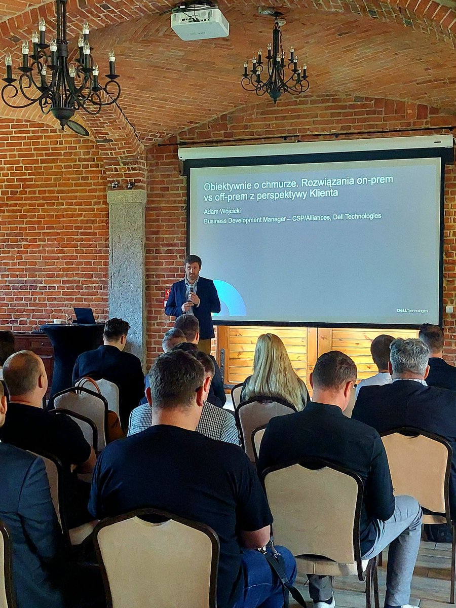 oktawave's tweet photo. 📢Trwa Netia Cloud Roadshow, na którym wspólnie z @NETIA_SA i @DellTech odpowiadamy na pytania towarzyszące procesom migracji i rozwiewamy wątpliwości dotyczące zarządzania środowiskiem w ☁️ chmurze publicznej.
#Chmura #CloudComputing  #DisasterRecovery #NetiaNext #PremiumSupport https://t.co/ATHOIIexzs