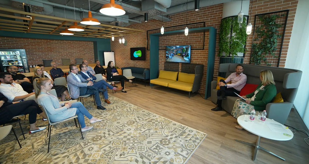 Provident_PL's tweet photo. Dziś w @IPFplc obchodzimy #TogethernessDay 🤩 Wszystkie rynki podsumowują maj, który w grupie jest miesiącem wolontariatu i włączenia finansowego. #BuildingABetterWorldThroughFinancialInclusion https://t.co/NQjdBUq9F9