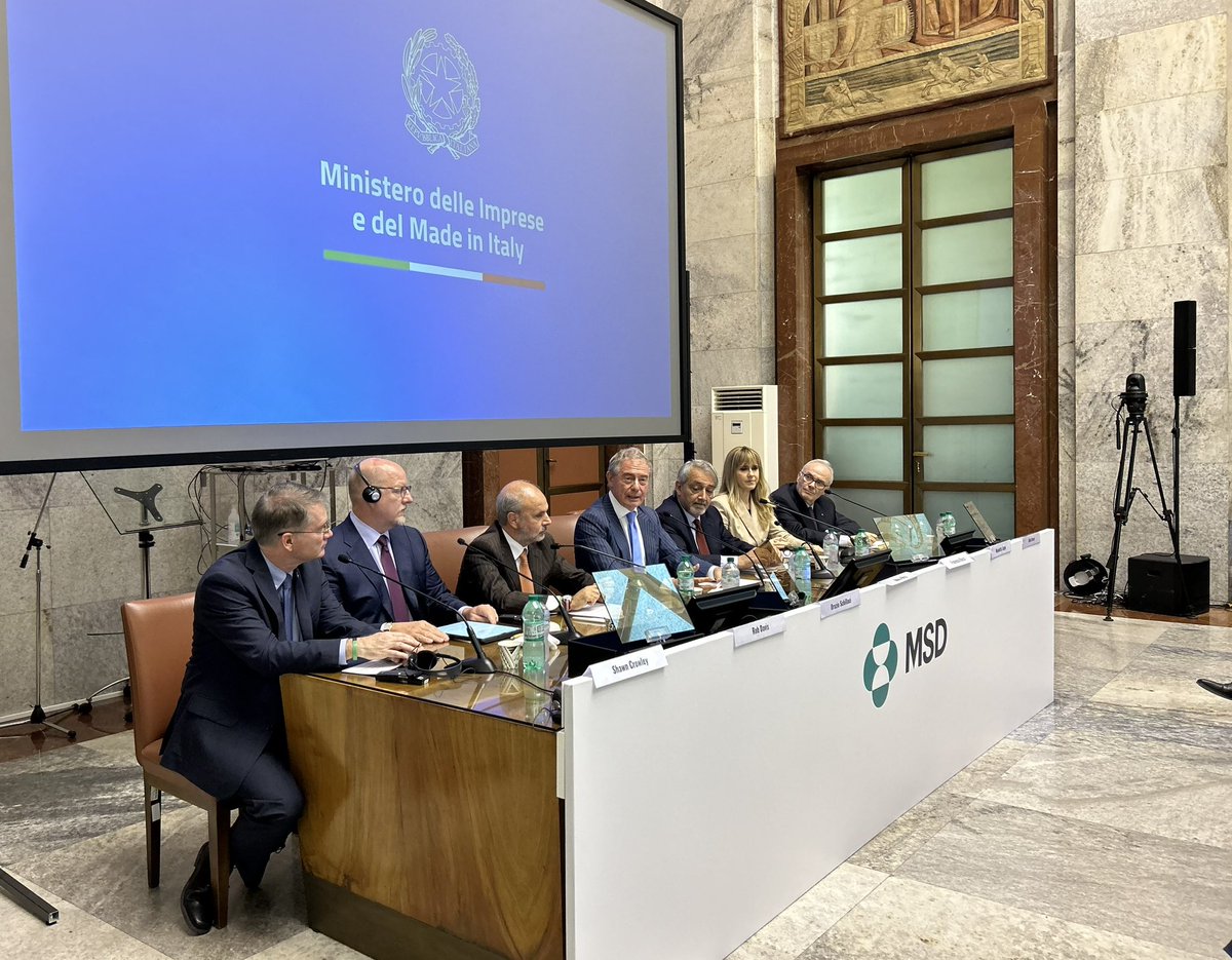 I ministri <a href="/adolfo_urso/">Adolfo Urso</a> e Orazio Schillaci sono intervenuti a Palazzo Piacentini alla presentazione dell'investimento di <a href="/MSDInvents/">MSD</a> in Italia per lo sviluppo di farmaci oncologici e della partnership con l’italiana BSP Pharmaceuticals Spa.
<a href="/msdsalute/">MSDsalute</a> <a href="/MinisteroSalute/">Ministero della Salute</a>