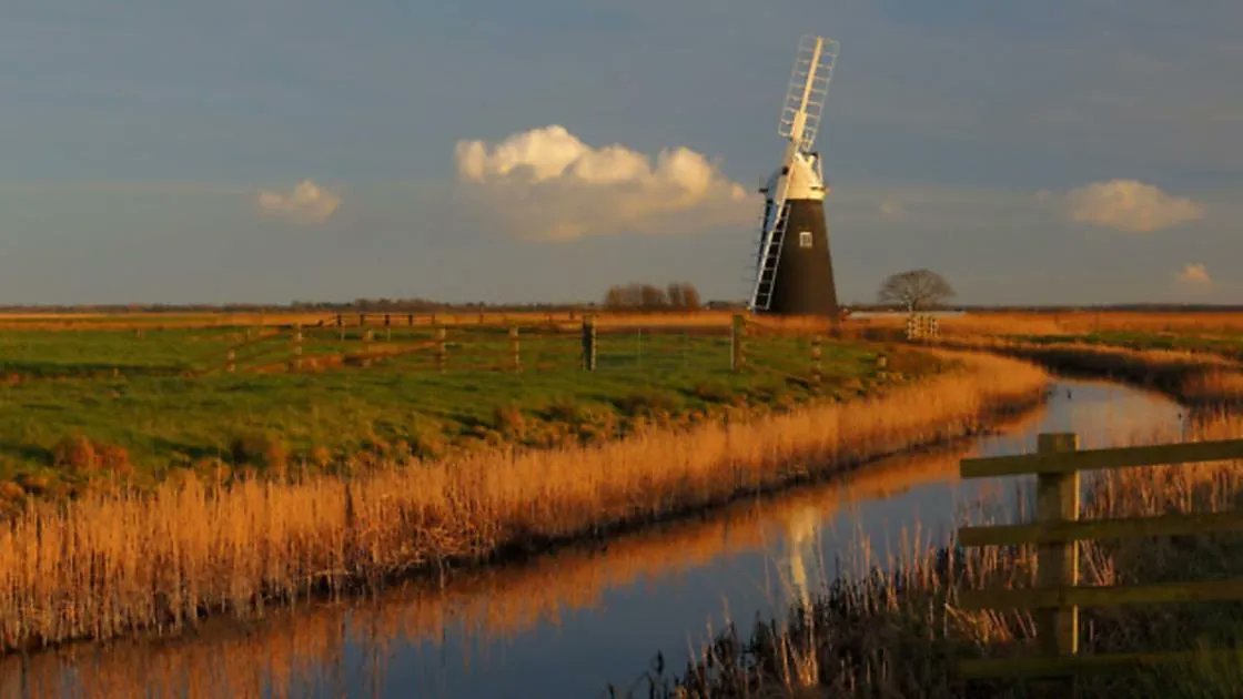 Historic Mill in the Norfolk Broads given go-ahead for lightning protection. #lightning #norfolk #halvergate #compliance #eyebolts #fallprotection #heightsafety #lightningprotection #ppm
buff.ly/45FfS16