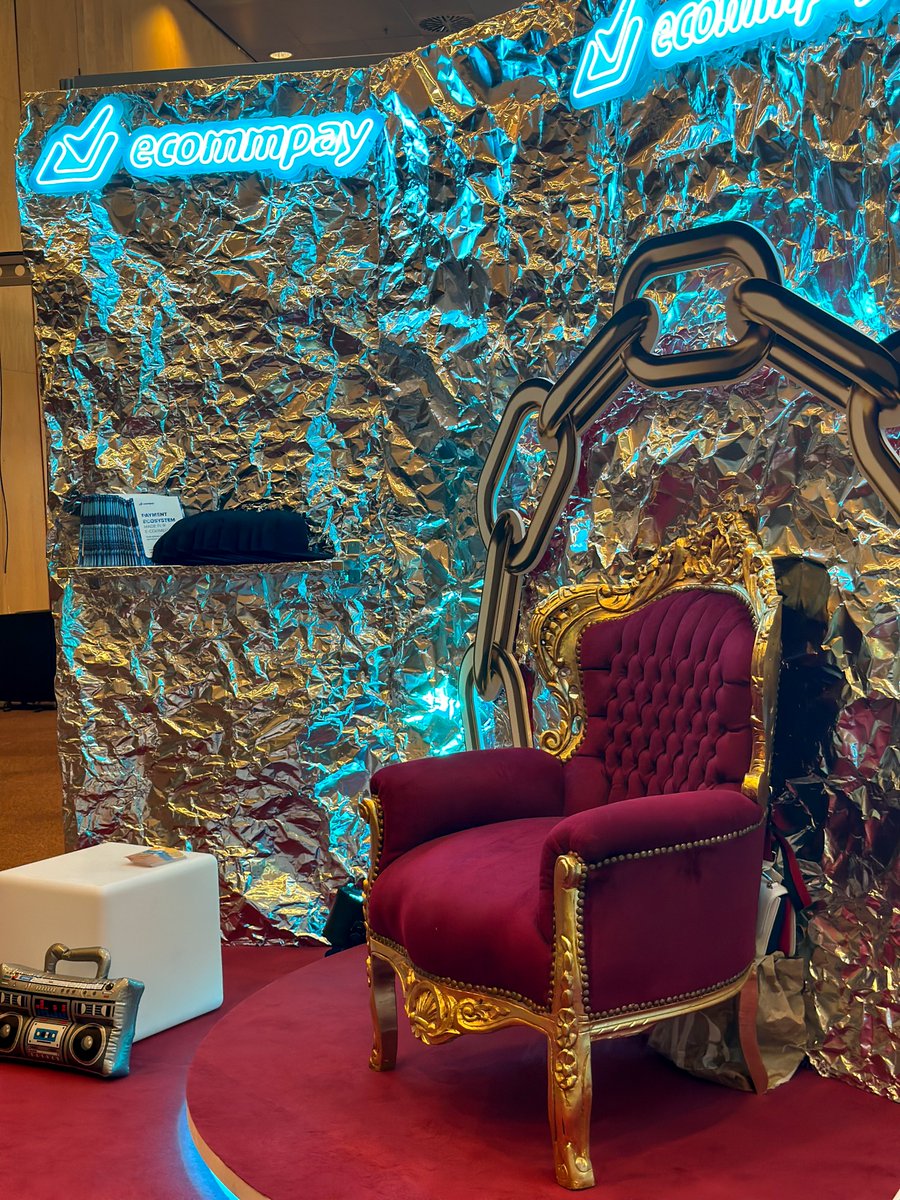 Yo Yo Yo! This is MRC | Merchant Risk Council Barcelona! This is our rap corner. These are our rap/fintech experts, Karan Johal and Erik Donnelly.
Come to our stand! You won't miss us. We're the coolest guys at the conference!