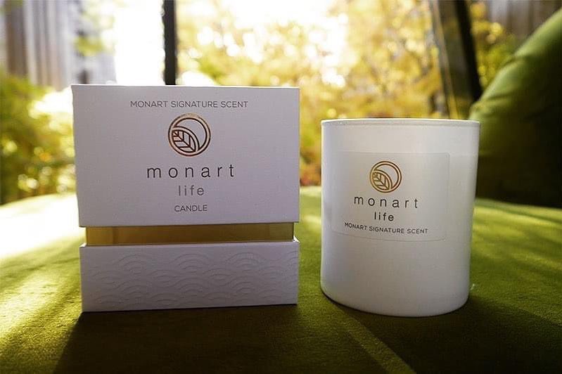 The candle is hand blended and delivers the beautiful Monart Signature Scent, a blend of cool bergamot and neroli, enhanced by notes of white jasmine, complimented by rich amber, cedar wood and patchouli. Purchase your candle here monart.ie/range/monart-l…