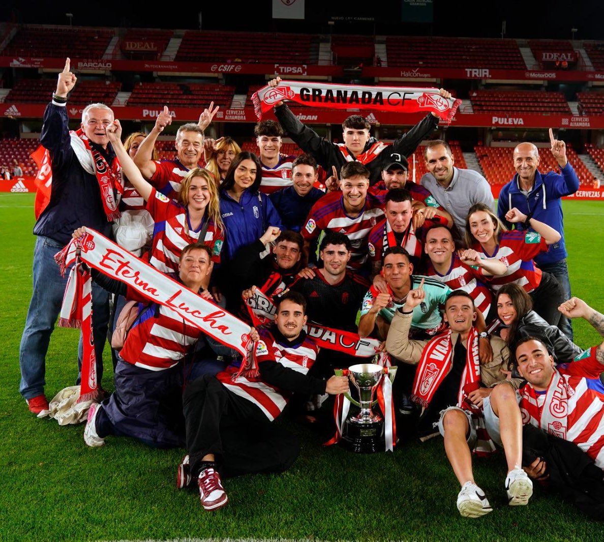 🏆 𝓒𝓐𝓜𝓟𝓔𝓞𝓝𝓔𝓢 🏆

¡En Granada los sueños se cumplen! 🇦🇹

Hola <a href="/LaLiga/">LALIGA</a> 🫶🏼🔜

#𝙚𝙩𝙚𝙧𝙣𝙖𝙡𝙪𝙘𝙝𝙖 #𝙨𝙤𝙢𝙤𝙨𝙙𝙚𝙋𝙧𝙞𝙢𝙚𝙧𝙖 <a href="/GranadaCF/">Granada CF ❤️⚪️</a>