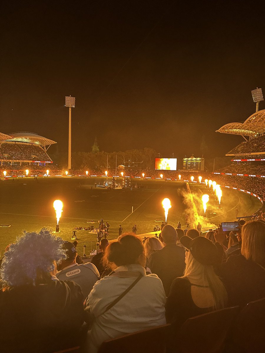 Just one athlete admiring some other athletes 😎 #origin