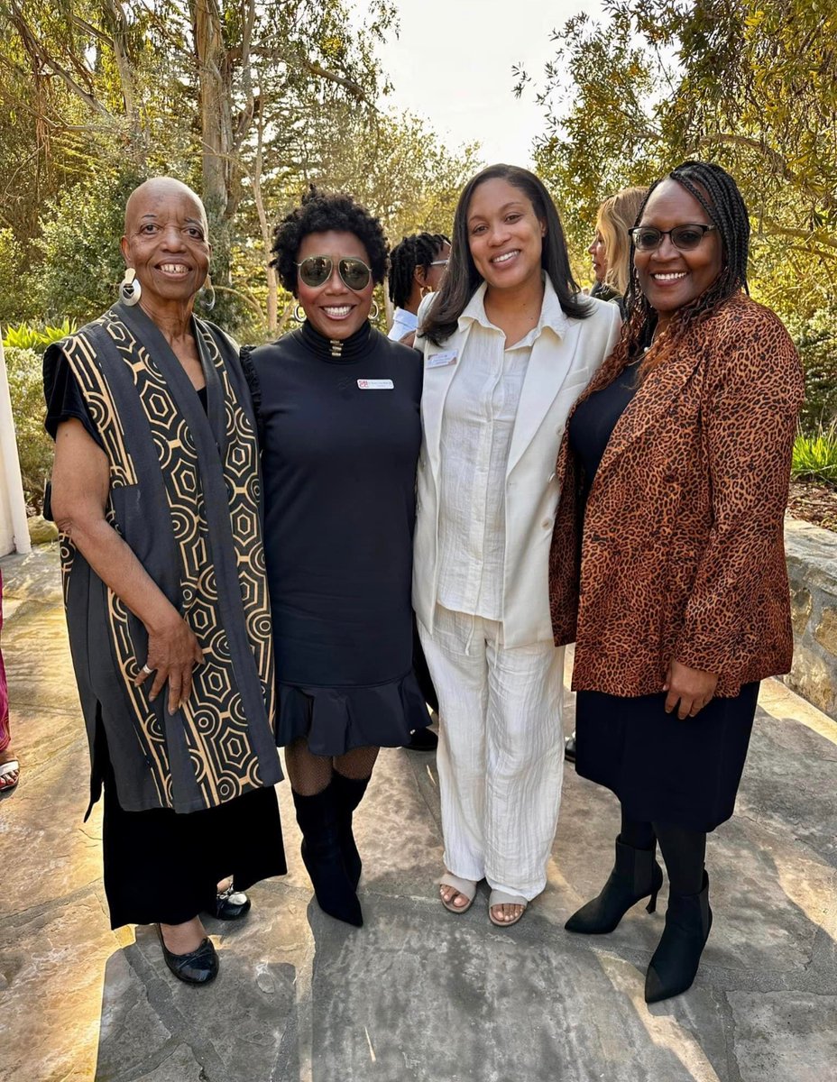 MooreOnHealth's tweet photo. As we close out this 2023 Mental Health Awareness Month, I implore you to recognize the importance of establishing your Black community within and outside your professional lives to have a healthy and thriving lifestyle.
https://t.co/k62MRlpKlr https://t.co/su9y5WaR5A