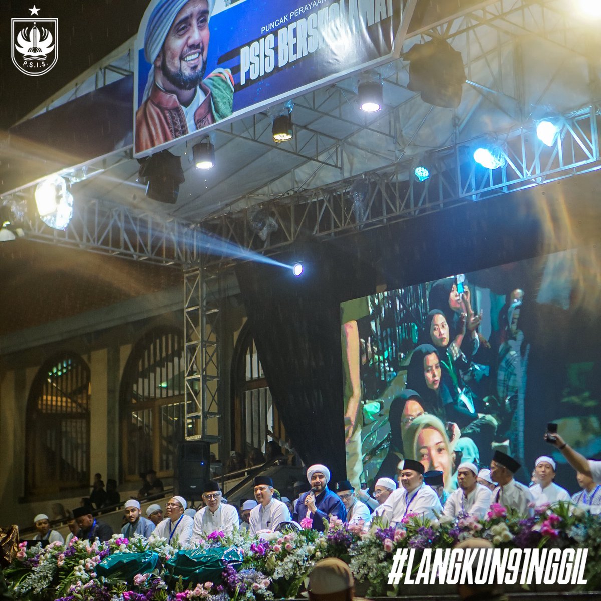 Ada kamu di Masjid Agung Jawa Tengah kemarin? 🤲🏼

#PSIS