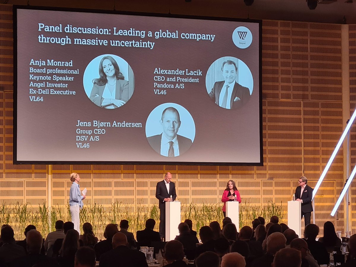 VL_Forum's tweet photo. Paneldebatten ”Leading a global company through massive uncertainty” med @anjamonrad,
@Jens_bjorn og Alexander Lacik fører #vldoegnet en tand tættere på #vlgruppernes hverdag, når de skal navigere i usikkerhed.
How would you as business leaders navigate?
#navigatinguncertainty https://t.co/CGwztc9faf