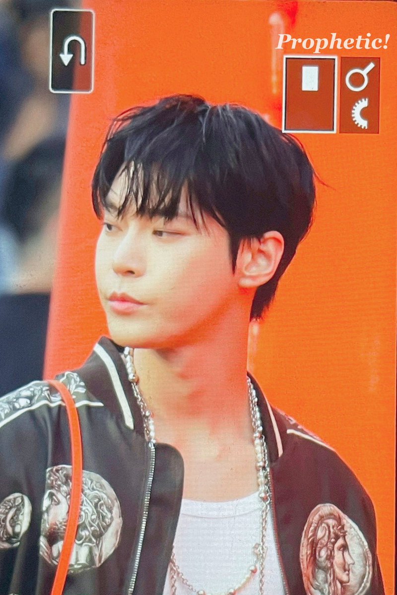 Prophetic0201's tweet photo. 230531 D&amp;G
[PREVIEW]
#NCT #NCT127 
#DOYOUNG #도영 https://t.co/gbmPUdLEwJ