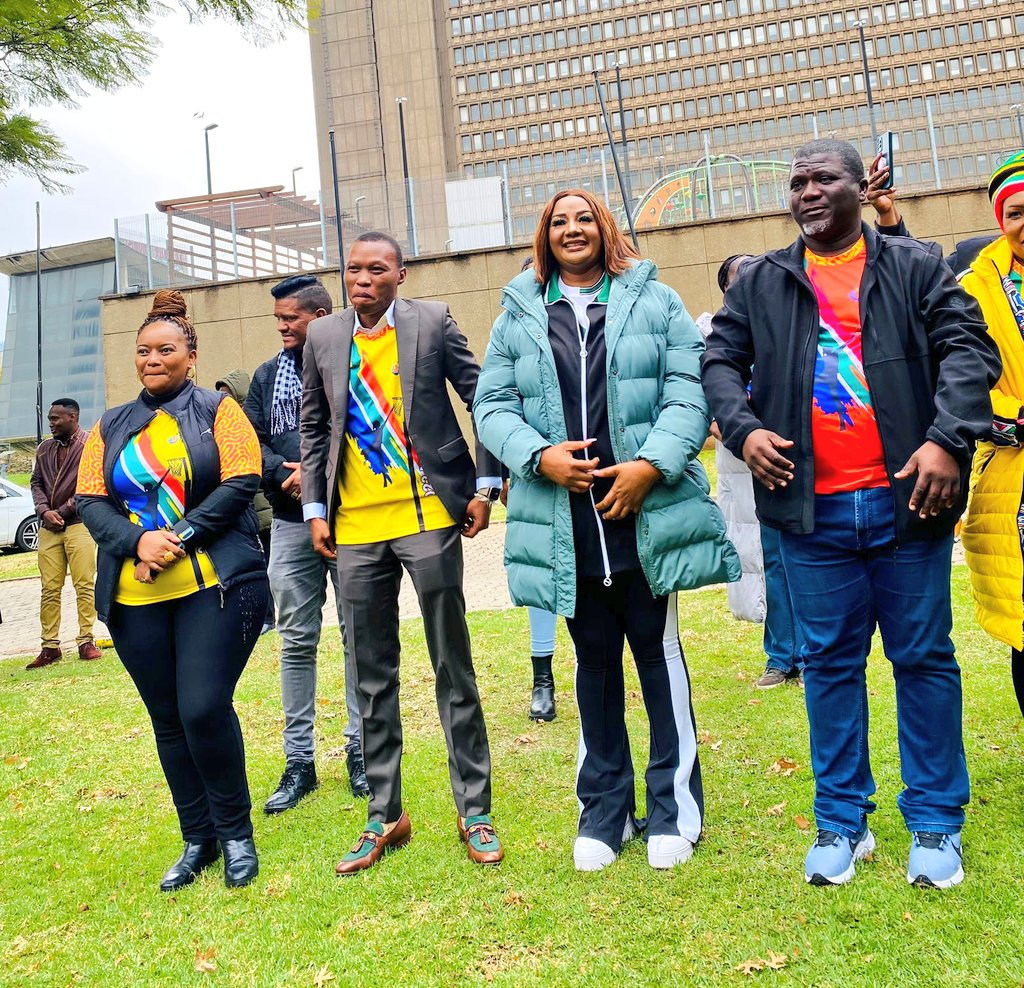 TheJoburgMayor's tweet photo. Today, I welcomed the Netball World Cup Trophy to the City of Johannesburg. It is important that the executive supports the sporting culture as it is an important catalyst to bringing unity in our communities. I am glad to see that people came out to show their support today 🙏🏾 https://t.co/AguPloEveT