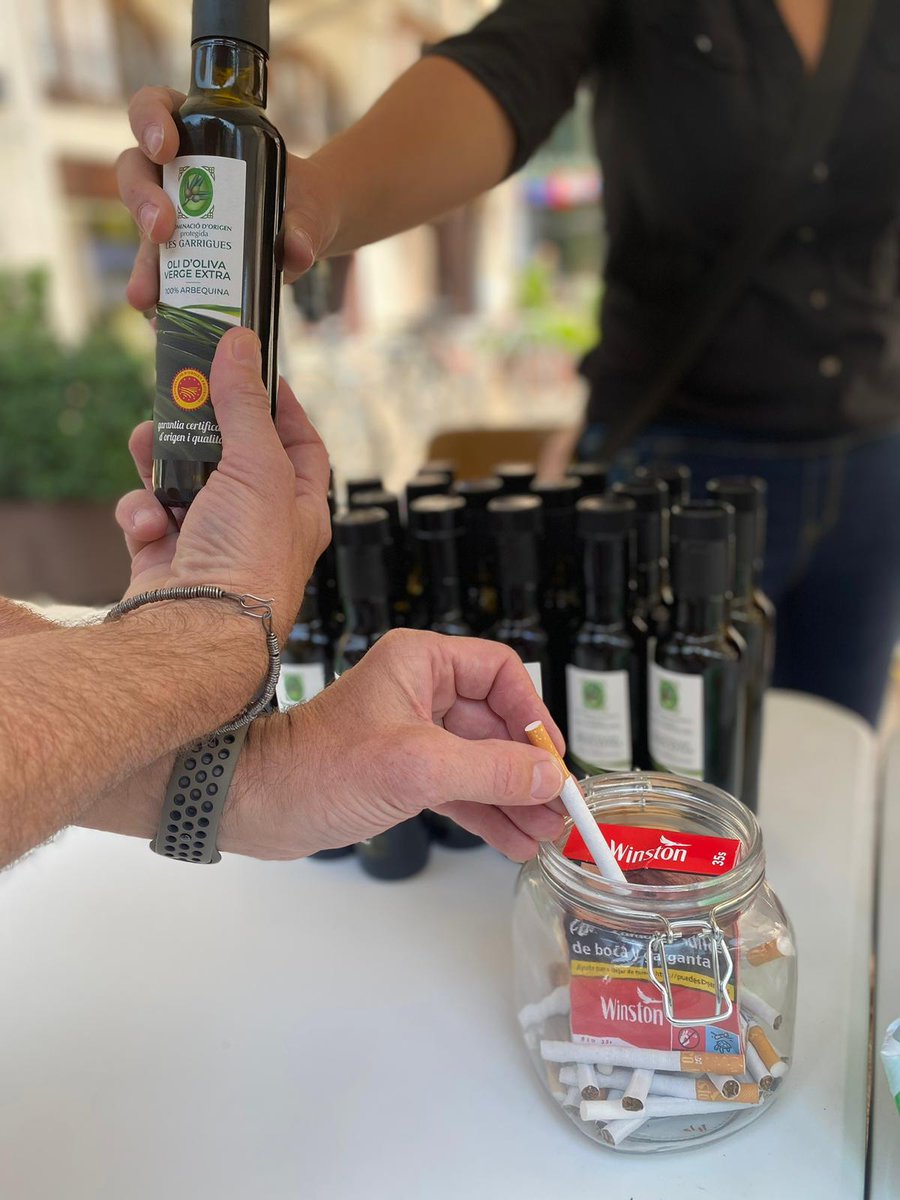 paerialleida's tweet photo. 🚭 #DiaMundialSenseTabac.
La #Paeria forma part de la Xarxa de Prevenció del Tabaquisme a #Lleida, que avui ha instal·lat una taula informativa a la plaça de Sant Joan per promoure un ambient lliure de fum. També s’hi ha presentat el nou logotip de la xarxa.
#ssfcat23 https://t.co/V8TcpggJSD