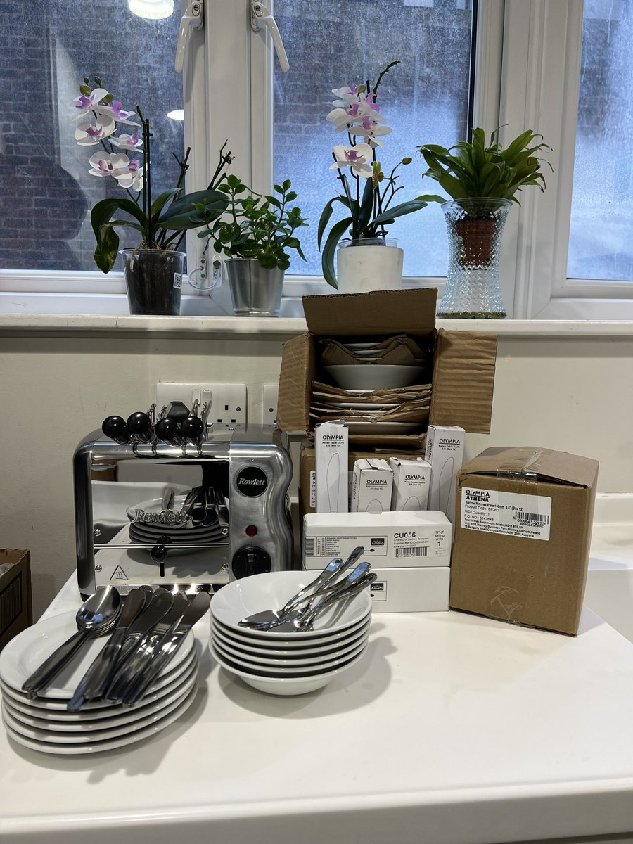 It’s definitely joyful coming to work when it feels like home 🥰 Thank you Joy at Work <a href="/uclh/">UCLH</a> for our new toaster and kitchenware! <a href="/sheralynkaye/">Shy</a> <a href="/lindaflynn51/">linda flynn 💙</a> @vsweeney431 <a href="/QSNeurosurgery/">Queen Square Neurosurgery</a> #StaffExperience #BeWellCampaign