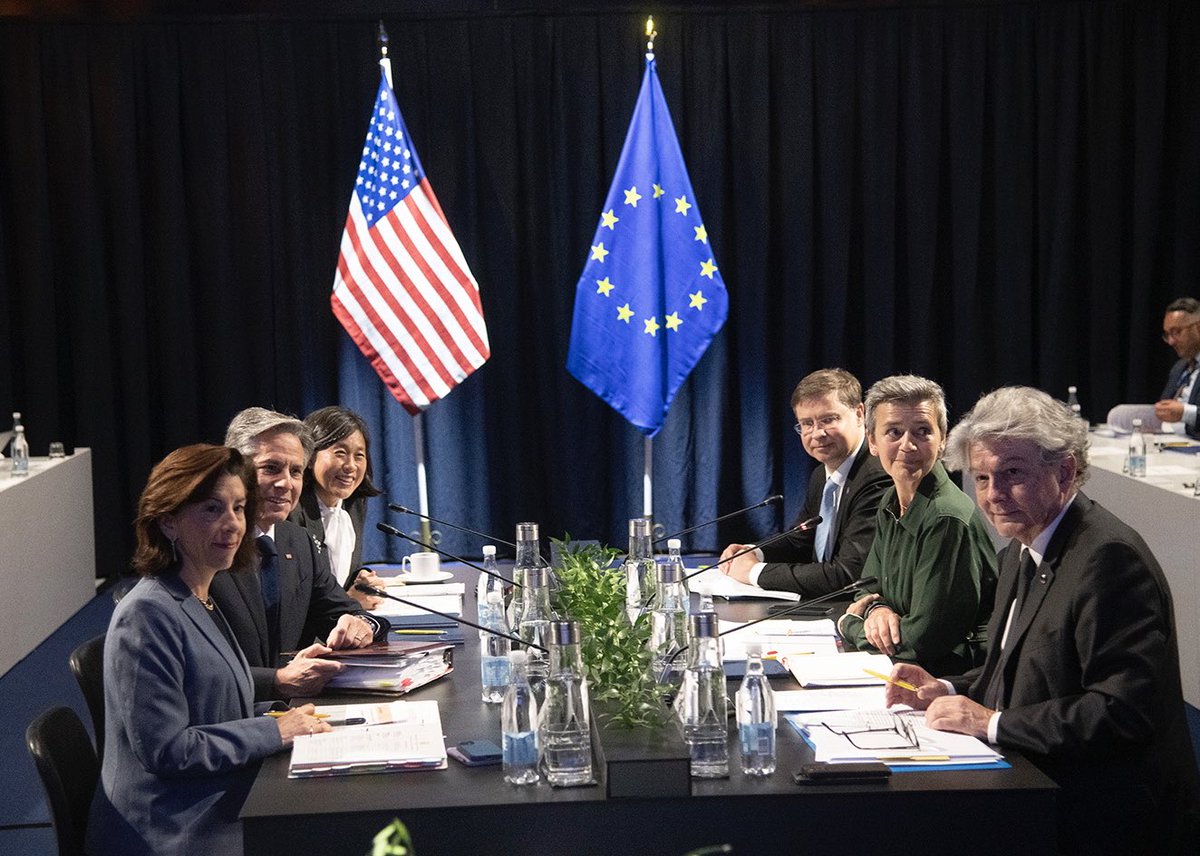 #AI regulation: We will soon have the AI Act in Europe. We need AI principles globally. Continued cooperation on 🇪🇺🇺🇸 secure connectivity. Supply chains and standards at the heart of our economic security. #TTC @SecBlinken @SecRaimondo @AmbassadorTai