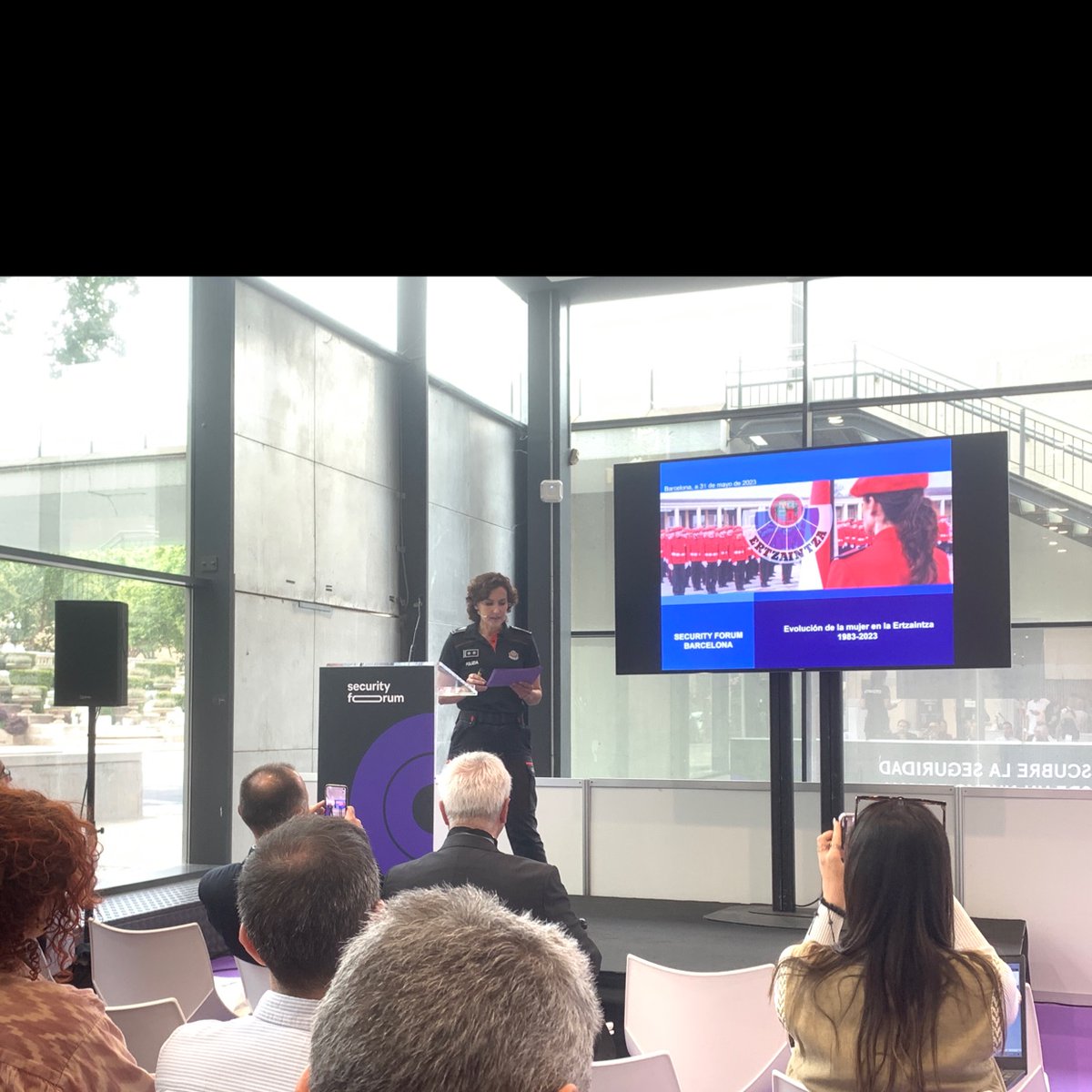 ▶ Sandra Ranea, Comisaria Jefa de Coordinación de Secciones de Secretaría General y Responsable del Equipo de Proceso VD/VG de la Ertzaintza, presenta “Evolución de la mujer en la @Ertzaintza”. #SecurityForum23.