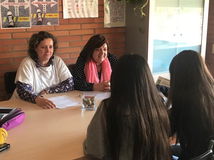 Cati_Lleida's tweet photo. 🔴 Iniciativa pionera a Lleida de l'Institut @TorreVicens  de la capital del Segrià en qüestions de salut mental

👉 L'Institut fa una tasca d'acompanyament emocional a l'alumnat, en un entorn on poden estar més oberts a compartir les seves inseguretats

https://t.co/aVN0JiUGht https://t.co/PORMiR0LPx