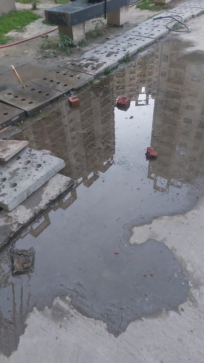 Puru81's tweet photo. Similar situation in #Aarcity,
Why there is no notice and moreover action on completion of work to the builders. #KabHogiRegistry #KabmilegaApnaghar https://t.co/7x07QEZUlc