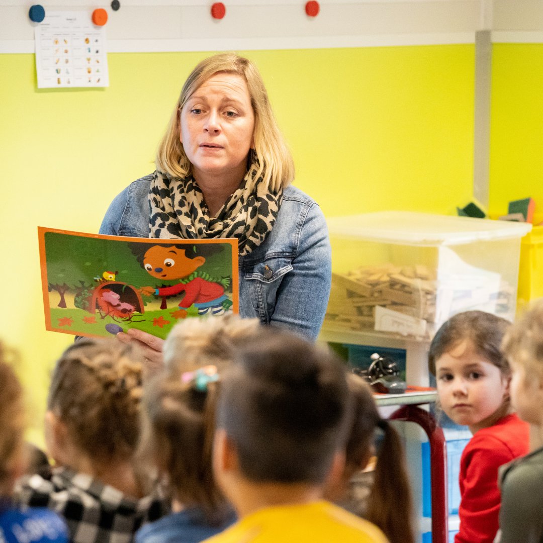 in_weert's tweet photo. Leraren zijn de vormgevers van de toekomstige generaties. Nu de regio van Weert groeit, groeit ook de vraag naar meer gepassioneerde leerkrachten in het basisonderwijs!

Houd vacatures in het onderwijs in de gaten via de drie actieve schoolbesturen in Weert
✅ @meerderweert
 ... https://t.co/aKK5ycm0kQ