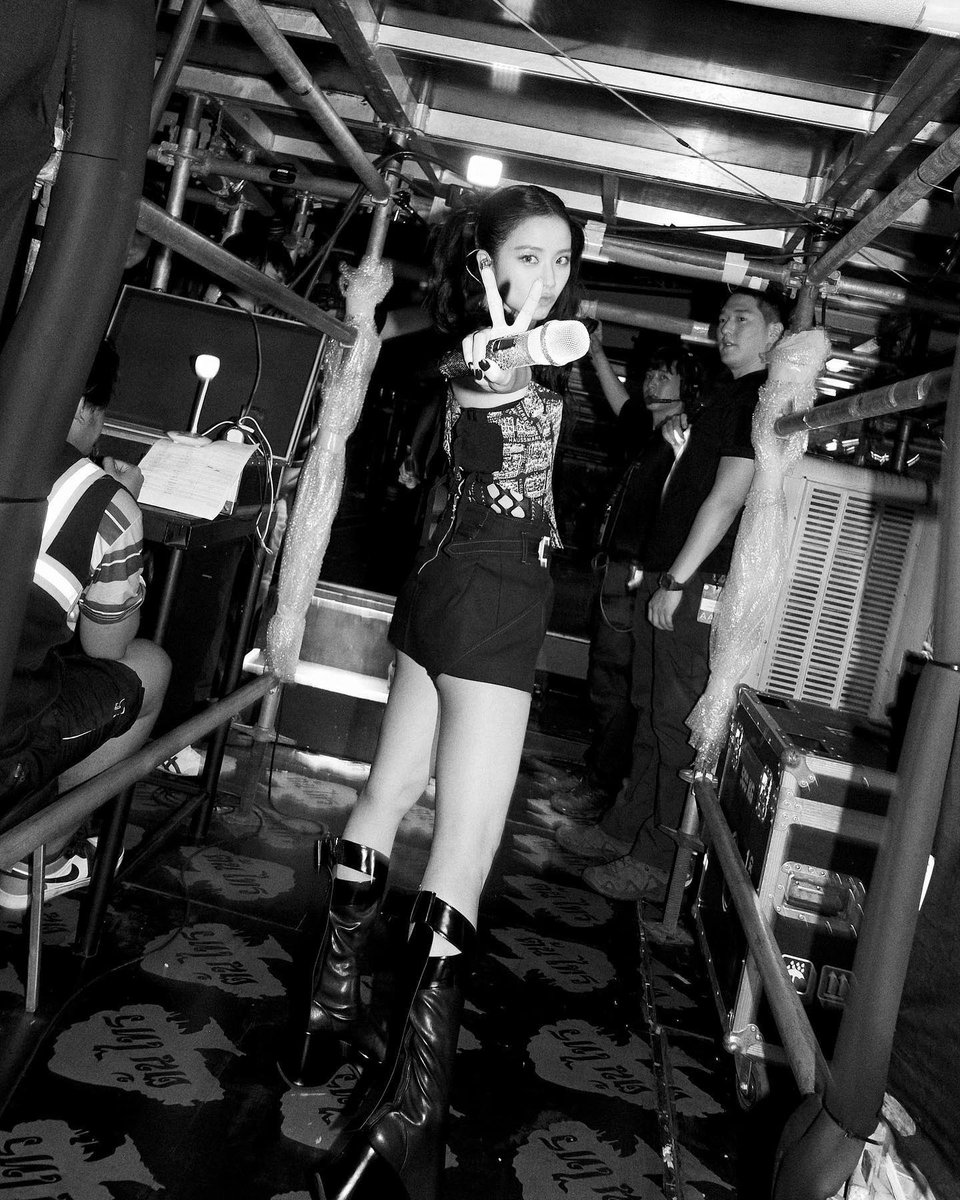jenniesrenes's tweet photo. jisoo ig update! https://t.co/ZBiAYJLsxm
