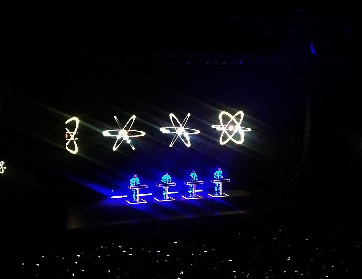 Conciertazo el de #Kraftwerk