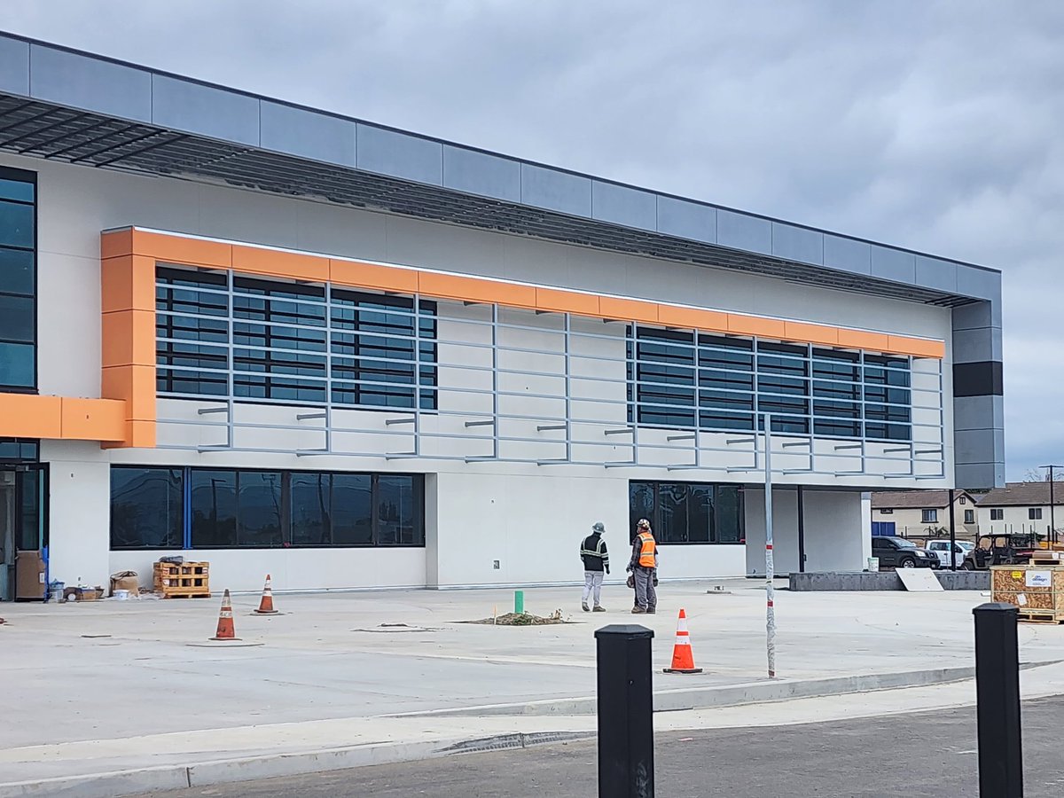 JacketPrincipal's tweet photo. The buildings at the Jewel on Camino Del Sol, especially the Jaguar Gymnasium, continue to look more beautiful with each passing day. One day very soon, 600 Jaguars will take over this stunning campus! #DelSolHighSchool #WeAreOxnardUnion @OxnardUnion @drtommccoy @terristerrleon https://t.co/MY3Gr0bC5X