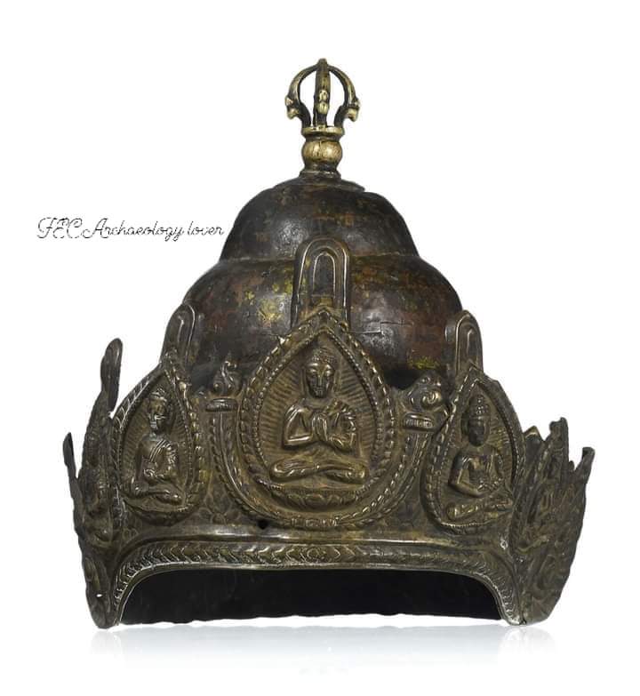 कौनसा शासक इस पंचशील बुद्धमुकुट(पंच बुद्ध)को धारण करता था यह आजभी एक रहस्य है।ये ऑपनिवेसिक काल में यूरोप पहुंचाअभी फिलहाल यह ताज स्विट्जरलैंडके जेनेवा म्यूजियम में मौजूद है.भगवान बुद्धने  दुनियाको पंचशीलकी शिक्षा दी.पंचशीलका अर्थ है हिंसा,चोरी,व्यभिचार,झूठ और नशा न करना।#ban_evm