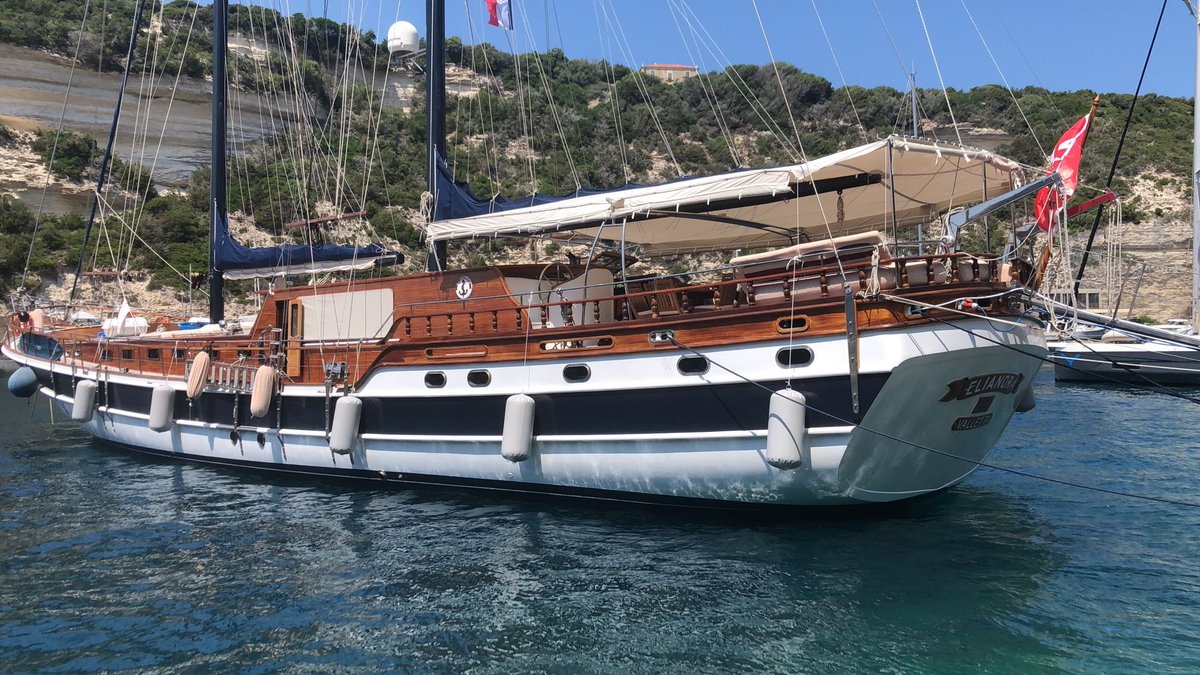 YachtHireItaly's tweet photo. Luxury #Family #Yacht & #Gulet #Charter #Holidays in #Mediterranean Sea of Italy & France. #Exclusive Motor-Sailer #Elianora & deluxe #GuletVictoria #YachtBoutique luxury on the Water. #yachting #yachtbroker #yachts #yacht #Yachtcharter #yachtexpert #guletcharter #boat #boating https://t.co/mOrHipgZXk