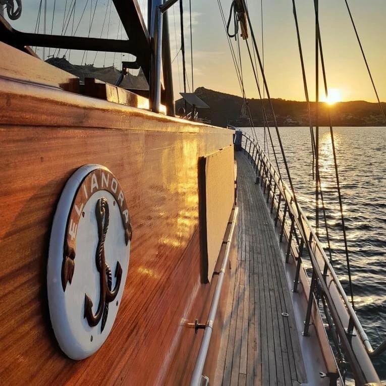 YachtHireItaly's tweet photo. Luxury #Family #Yacht & #Gulet #Charter #Holidays in #Mediterranean Sea of Italy & France. #Exclusive Motor-Sailer #Elianora & deluxe #GuletVictoria #YachtBoutique luxury on the Water. #yachting #yachtbroker #yachts #yacht #Yachtcharter #yachtexpert #guletcharter #boat #boating https://t.co/N0NMELQMlp