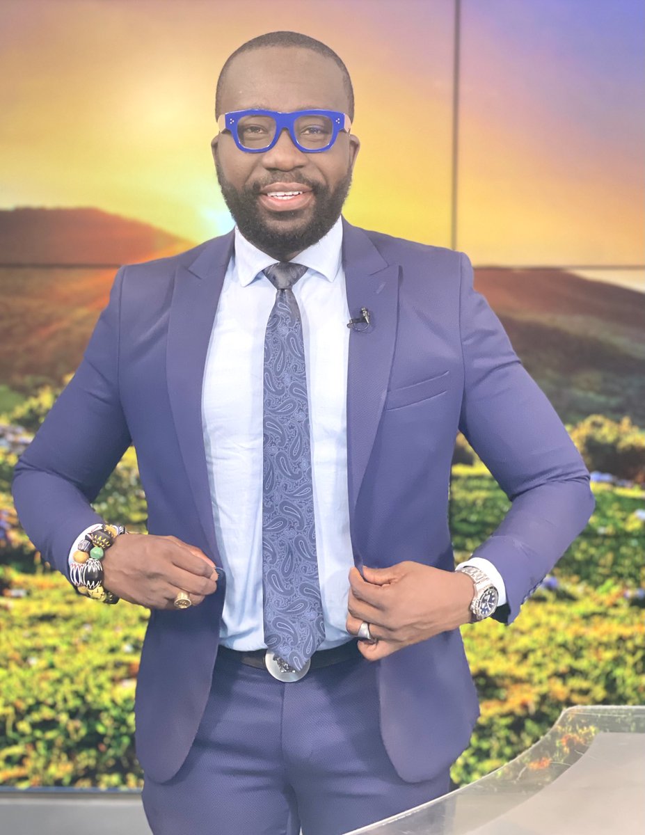 BenjaminAkakpo3's tweet photo. It’s just your #SwagonPapa doing #SwaggyliciousThings on a #WunderbarWednesday, y’all!😎😜
Let’s rock today’s #AMShow - #ForGodAndCountry!🇬🇭🙌🏾
#JoyNews https://t.co/63t7rjpBNu