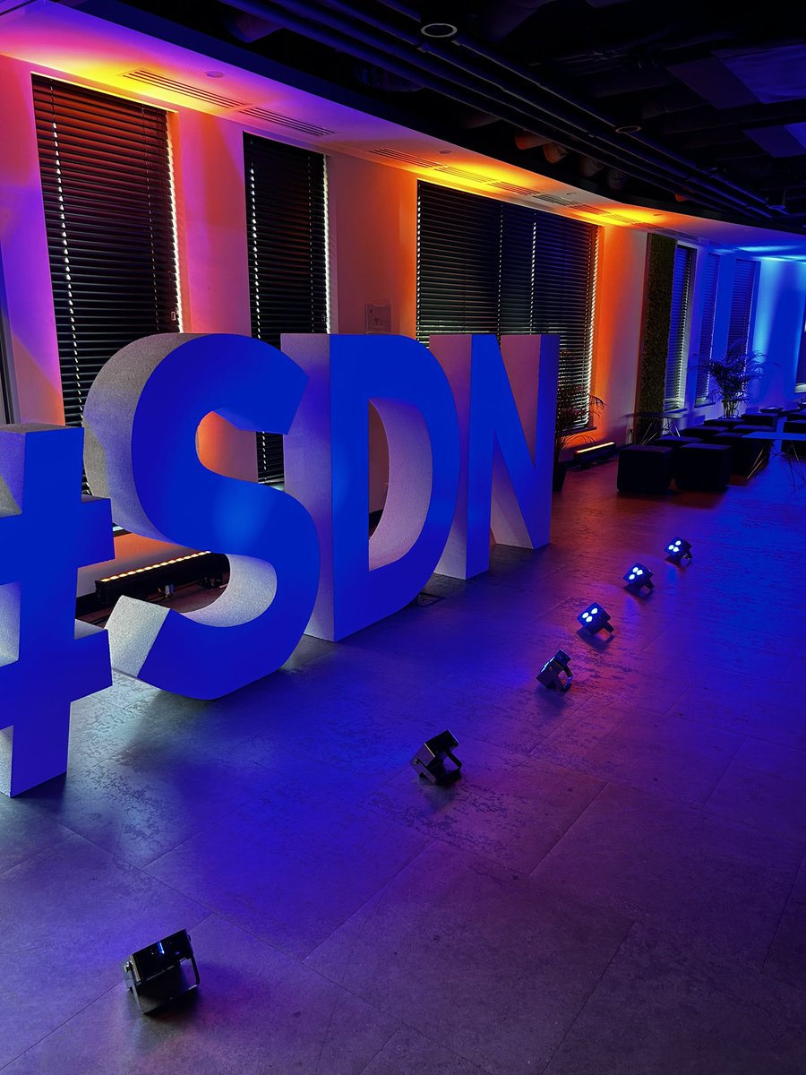exatel_pl's tweet image. Nadchodzi rewolucja w świecie telko #SDN #SDNbox #SDNcore #EXATELTelcoSummit