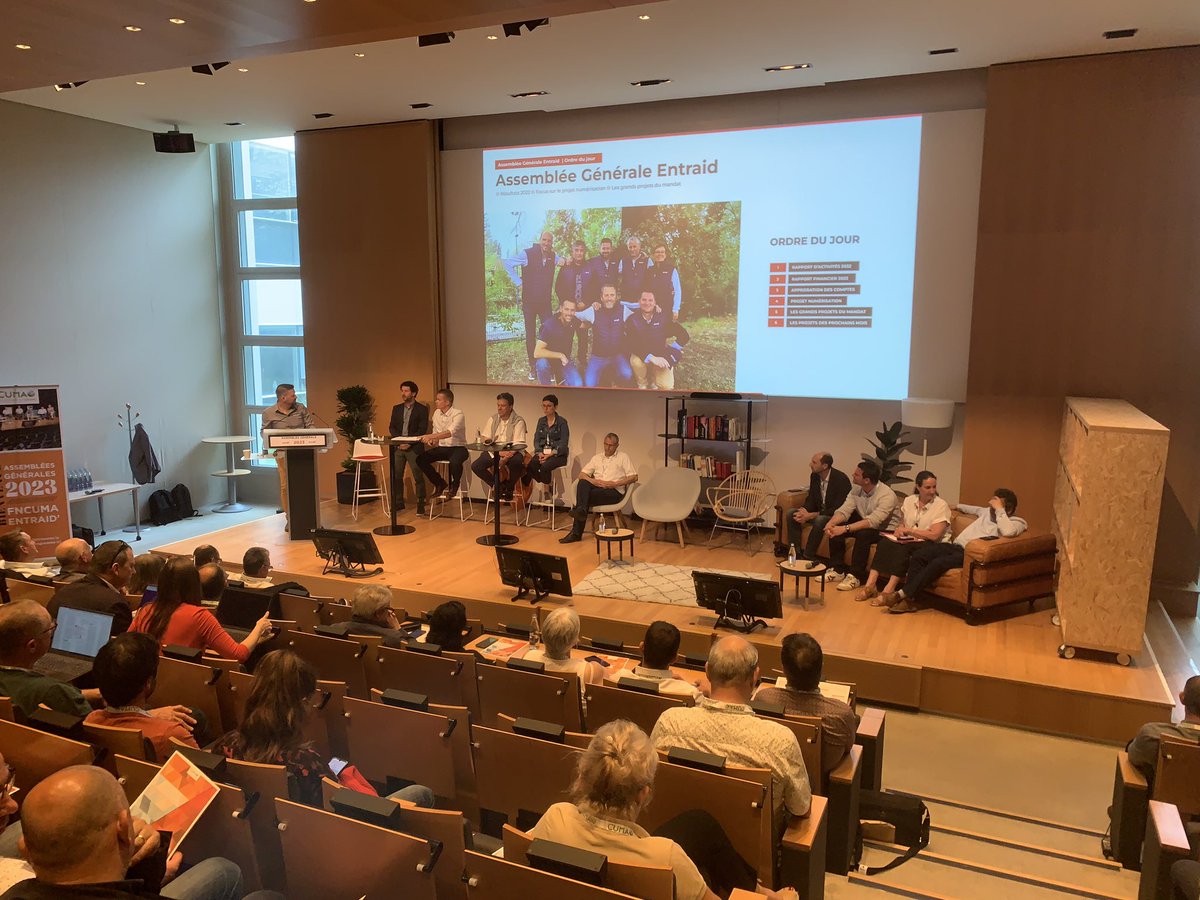 Journal_Entraid's tweet photo. C’est parti pour l’AG du @Journal_Entraid . L’occasion de découvrir le chemin parcouru cette année et les nombreux projets pour les mois à venir. #Cuma #pressepro #journalagri https://t.co/Xk0Mid480A