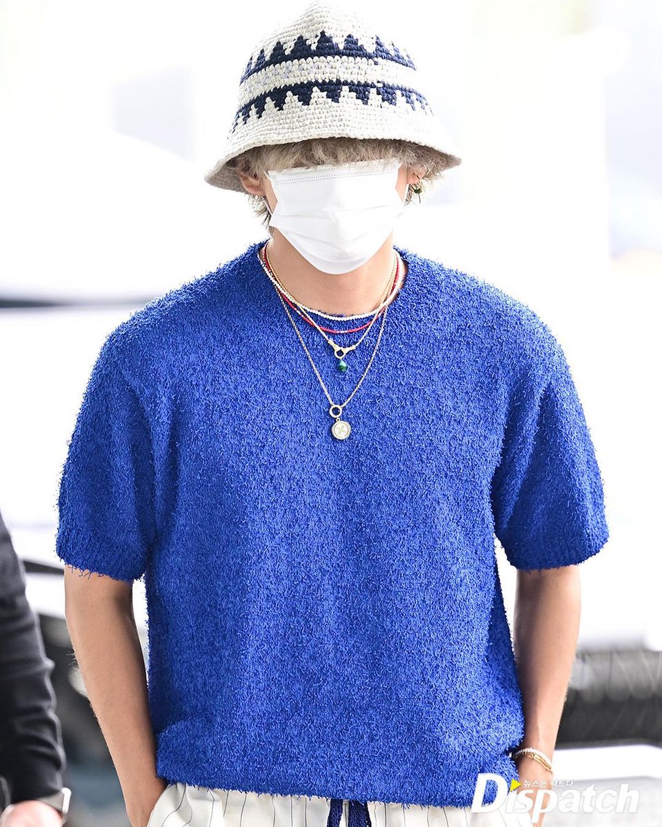 OT7_BIAS_'s tweet photo. Bts v secretly departure from Incheon international airport 🥹🥺

His Airport is so cool  😎

#TAEHYUNG #CelineBoyV https://t.co/mtj73PqtGR