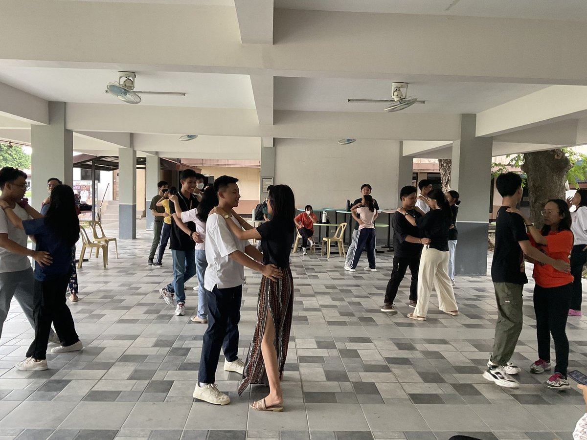 usl_seniorhigh's tweet photo. HAPPENING NOW: Cottilion dance participants preparing for the most-awaited Graduation Ball 2023 tomorrow! https://t.co/4LNwSPVBh3