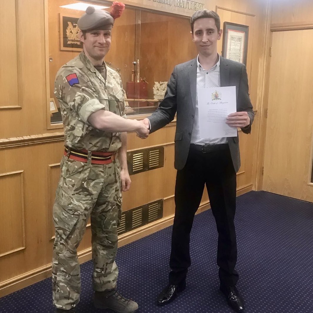 Welcome to new #ArmyReserve soldier Gunner Daniel Connor who joins 204 Battery at #KingstonPark in #Newcastle

Daniel aged 27 lives in #Stanley and works for Swissport @NCLairport .

Read more here ⬇️

linktr.ee/101regtra

#FindAndStrike #RocketGunners