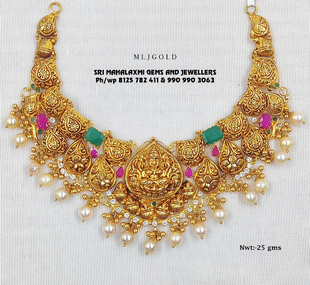 Presenting New designs of  necklaces.
Visit us for wide range in different weight and type of designs.
Connect instant video call on 8125 782 411  or 990 990 3063 from 11 am to 8 pm anytime for full range
#mljgold #mahalaxmi #bridalset #weddingjewellery #goldjewellery #diamondjew