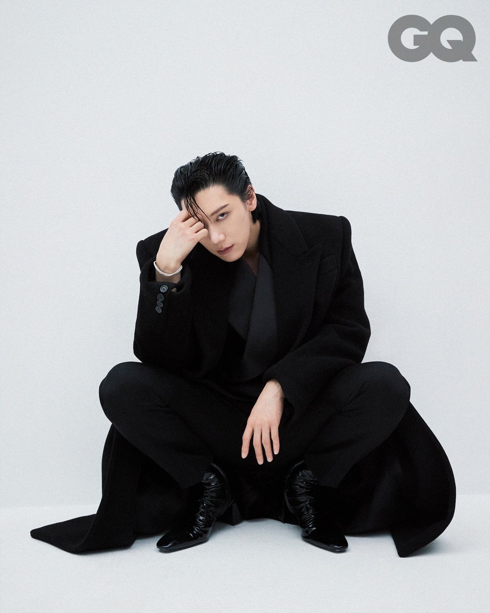 TheBeatBangkok's tweet photo. #WAYV Ten stuns in a new photoshoot with Yves Saint Laurent as he graces the new issue of #GQThailand.

#텐 #李永钦 
#SaintLaurentxTEN 
#TENxSaintLaurent 
#GQThailandxTenxSaintLaurent
📸:@GQThailand https://t.co/RMt3RFzrVq