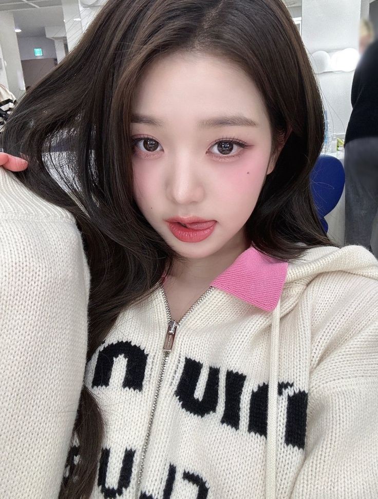 ˚｡⋆୨୧˚ restarting ˚୨୧⋆｡˚  

day 12 !!

hi, i'm eli! looking 4 interactive moots! let's be #moots

୨୧˚ she/her, filo, minor
୨୧˚ not new to #kpoptwt or #stantwt
୨୧˚ fearnot, dive, engene, blink, midzy, once, and more!
୨୧˚ any fandom is ok!

 ♡ / ↺ to spread, thankyousomuch!