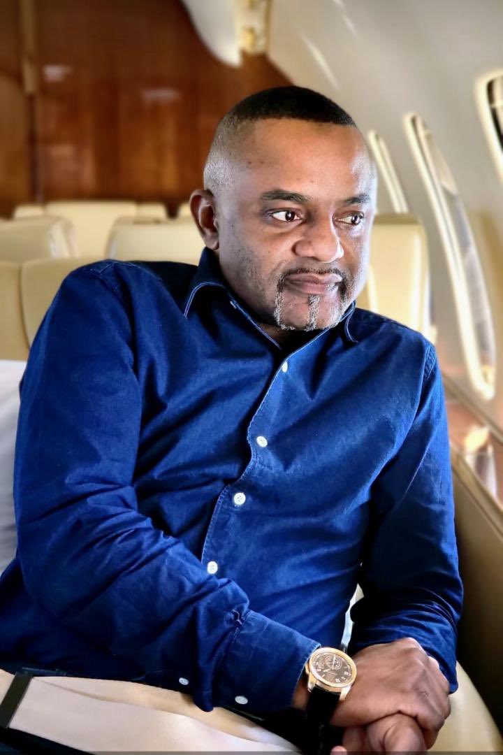 Malgré les raisons d sn interpellation,je n suis pas d'accord d cette brutalité infligée sur <a href="/SalomonKalonda/">Salomon SK Della</a> lors d sn arrestation à l'aéroport d ndjili.Tout humain mérite protection et considération au regard des principes fondamentaux d droit d l'homme. Présomption d'innocence