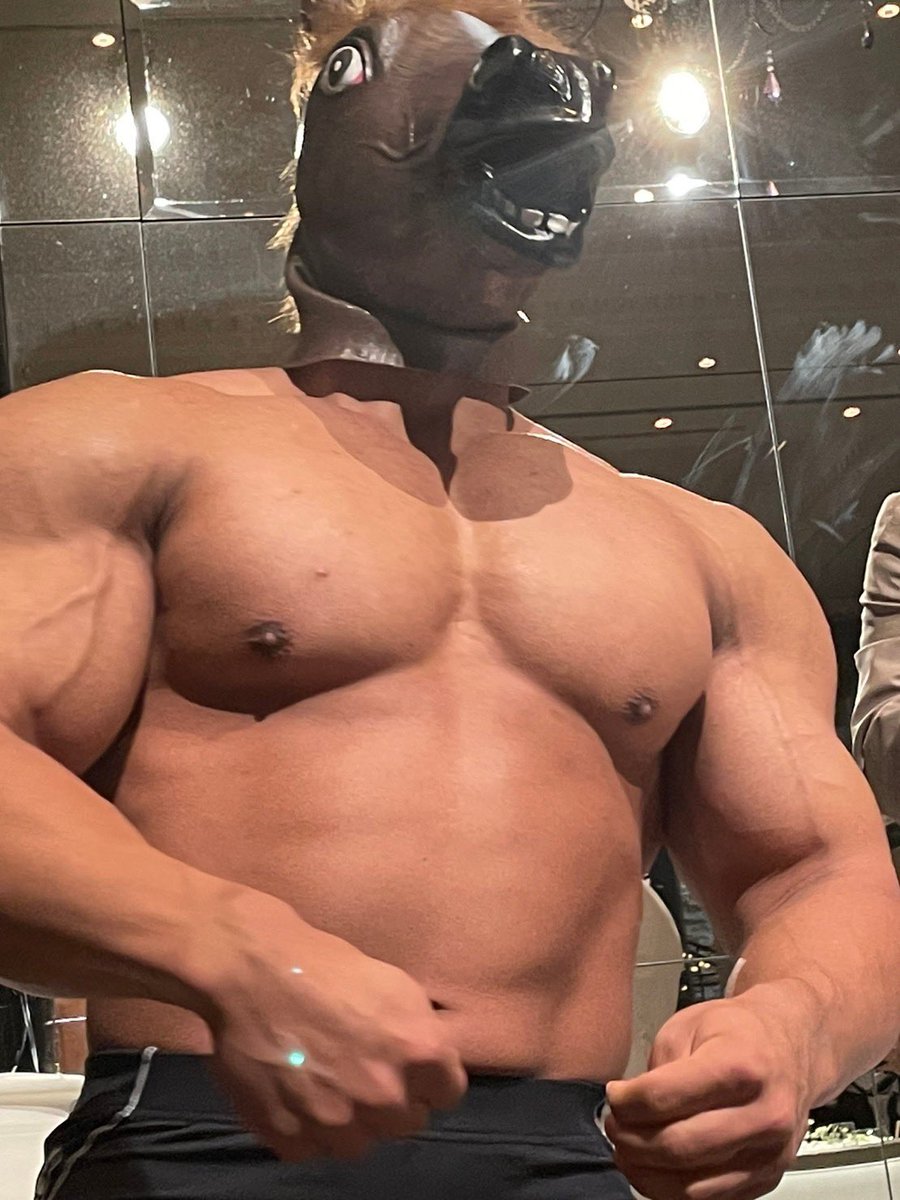 使ってるマシンのすぐ後ろで携帯見ながらチラチラ目で催促してマシンの