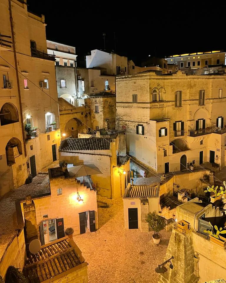 #LaGrandeBellezza
A #SalaLettura
Matera by night