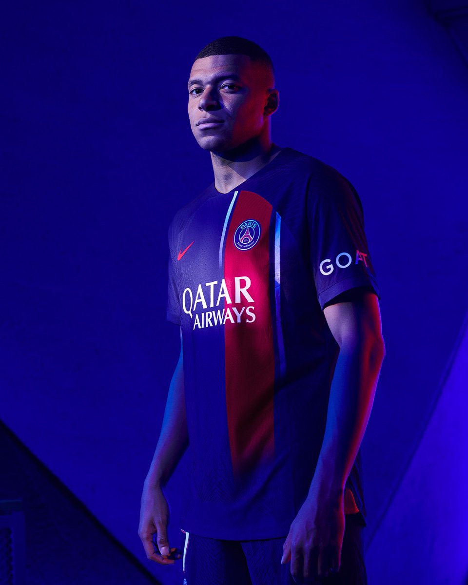 La nueva camiseta 2023-2024 PSG, descubierto