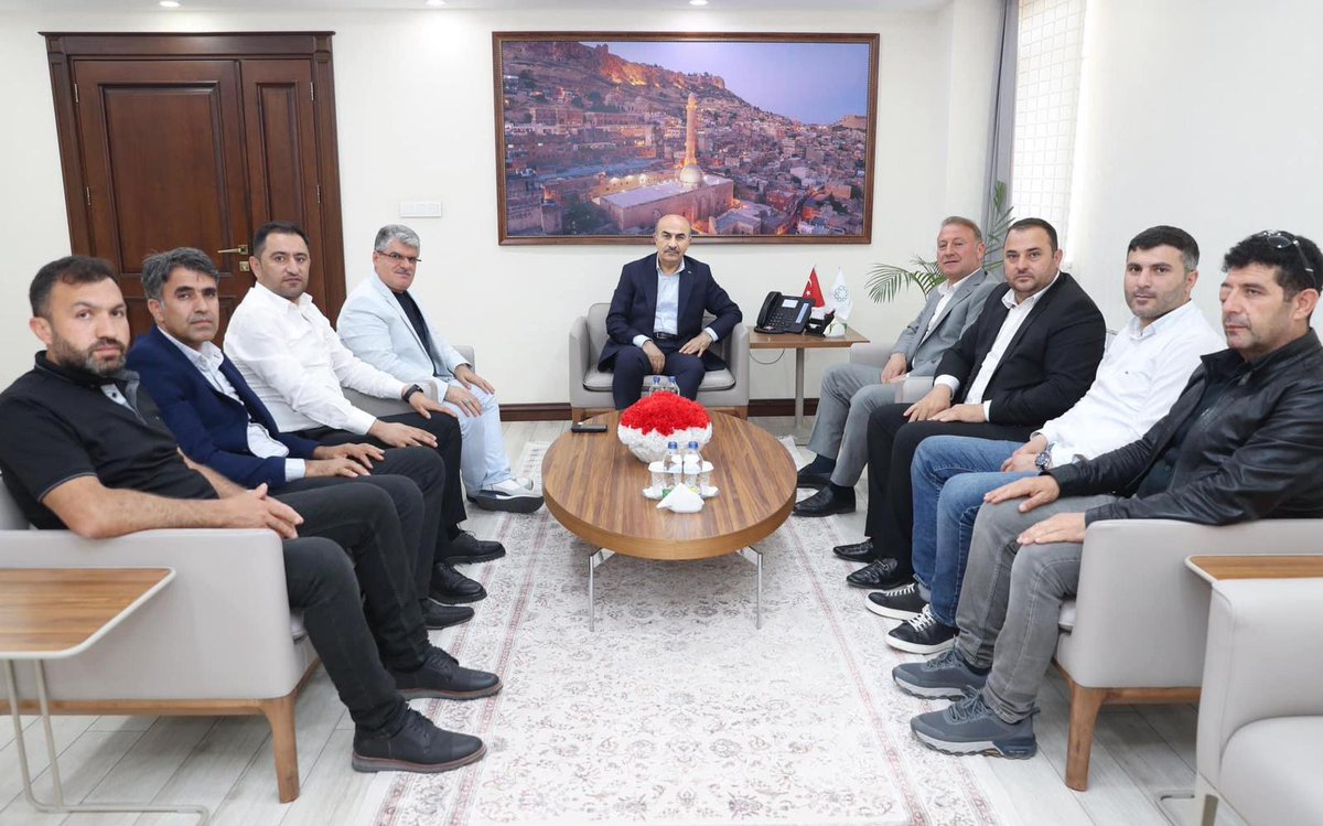 MUSIADMardin's tweet photo. Başkanımız Sayın Bülent Tekin, 2. Dönem Başkanımız M. Ali Dündar ve Yönetim Kurulu Üyelerimizle, Mardin Valisi ve Büyükşehir Belediyesi Başkan V. Sayın Mahmut Demirtaş'ı makamında ziyaret ettiler. https://t.co/l2okM69ZQP