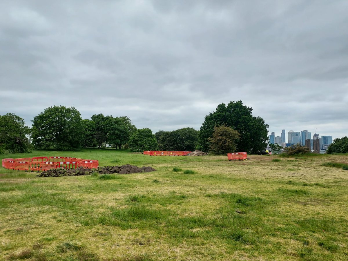 Three trenches open now as we head into the last three days! #GreenwichArch23 #GreenwichParkRevealed @theroyalparks @UCLarchaeology #communityarchaeology