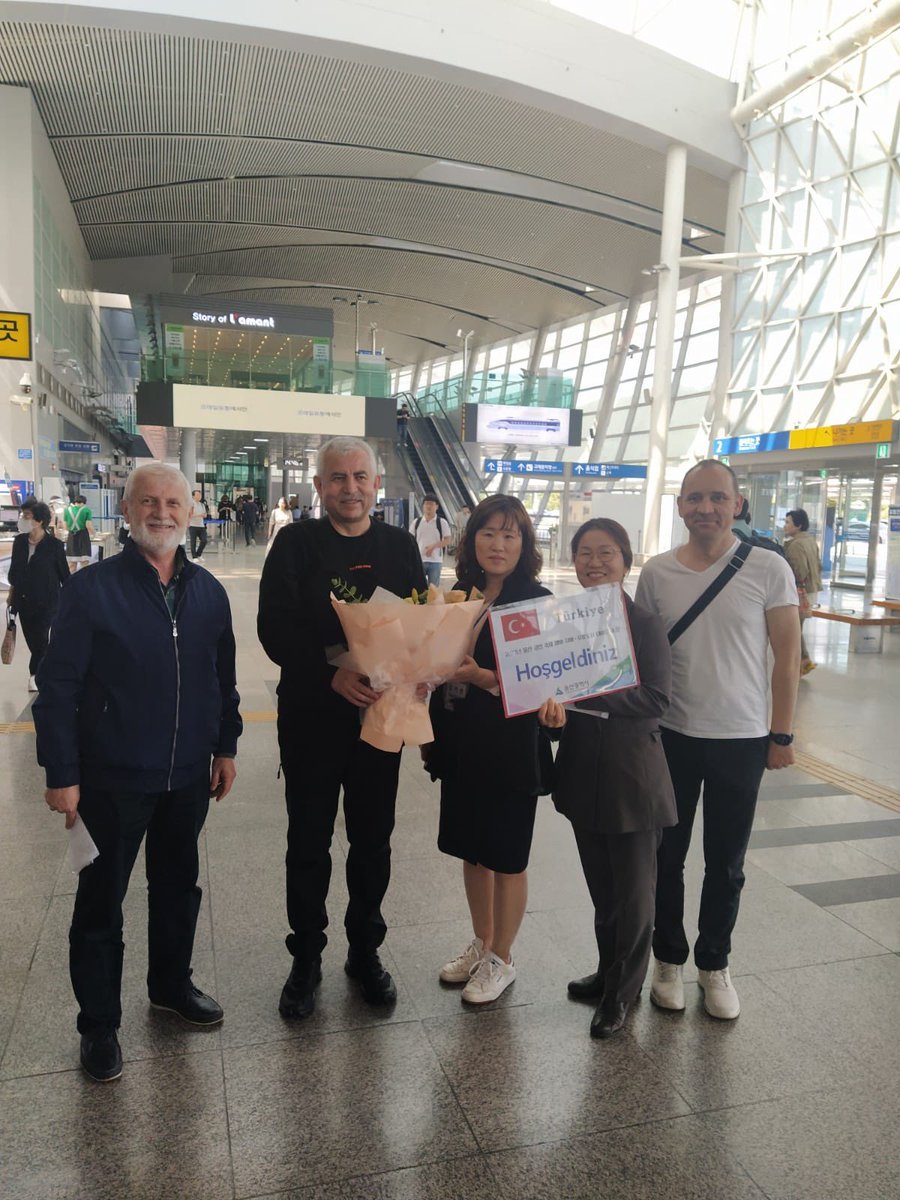 Uluslararası Endüstri Fuarı için geldiğimiz Güney Kore/Ulsan’da Büyükşehir Belediyesi Ekipleri bizleri çok sıcak bir şekilde karşıladılar.🙏